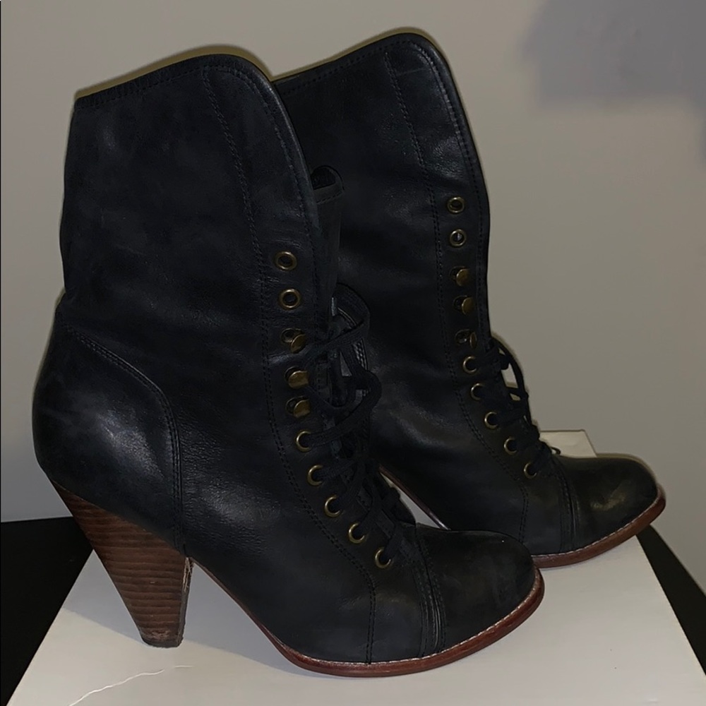 Black Boots